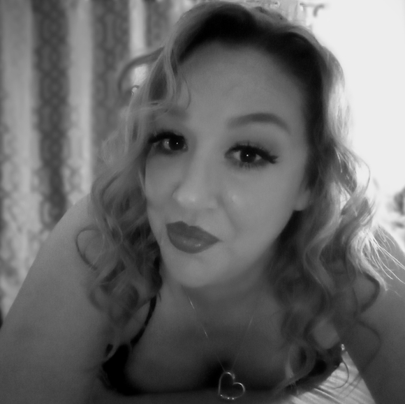 Meet your Posher, Gabrielle - Picture 3 of 4